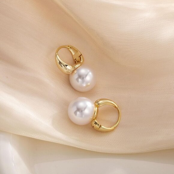 Trendy gold Pearl Huggie-01 earring women 14K plated huggie drop wedding jewelry - Picture 7 of 7